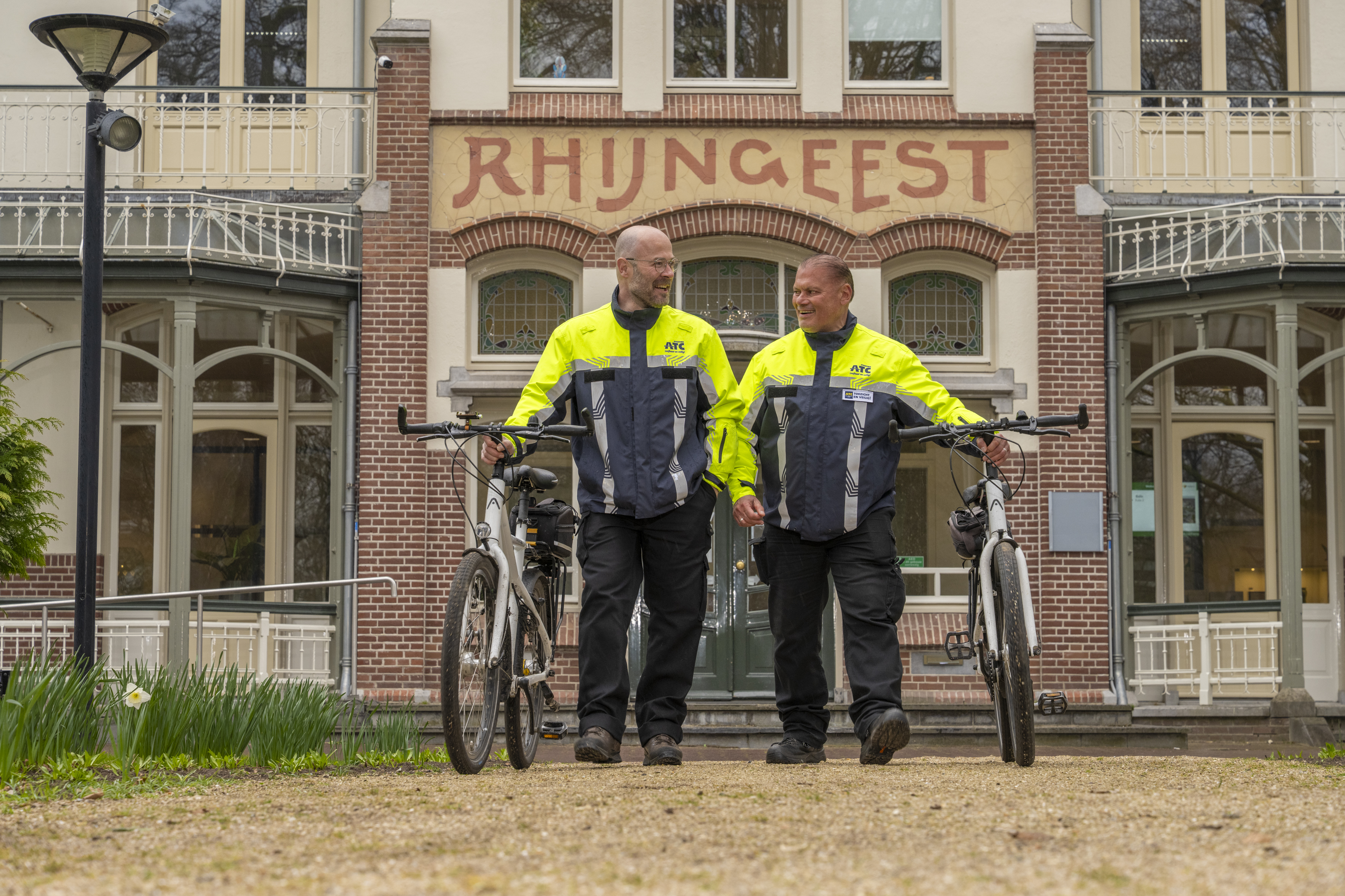 Afbeelding van ATC-medewerkers in uniform