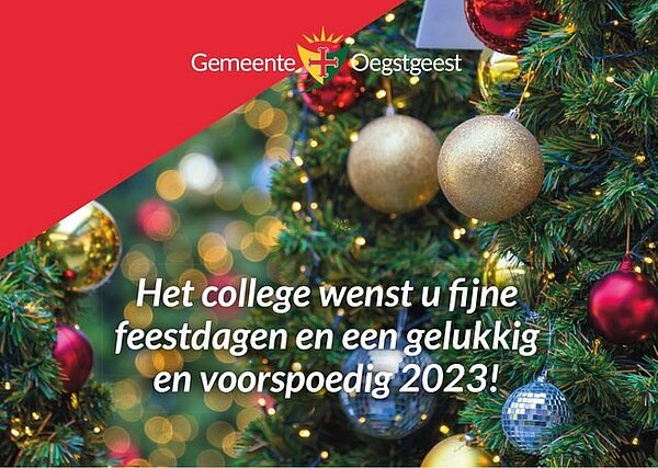 Foto van kerstboom met kerstballen met de tekst het college wenst u fijne feestdagen en een gelukkig en voorspoedig 2023 